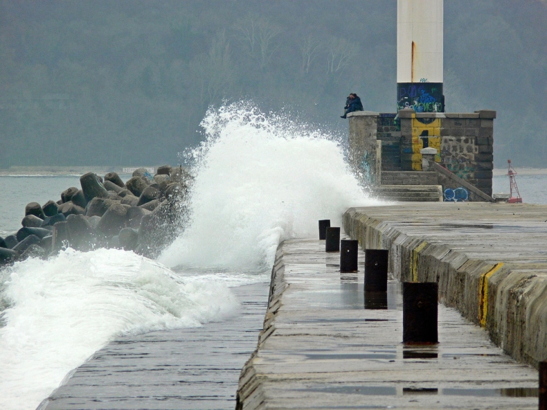 Uwaga! Ostrzeżenie o sztormie - GospodarkaMorska.pl