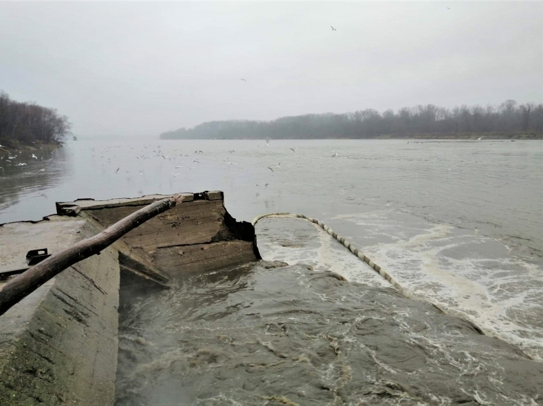 Wody Polskie: ponad 90 tys. m sześc. ścieków komunalnych zrzuconych we wtorek do Wisły - GospodarkaMorska.pl