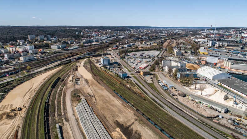 Węzeł kolejowy Port Gdynia zmodernizowany już w ponad 30 procentach - GospodarkaMorska.pl