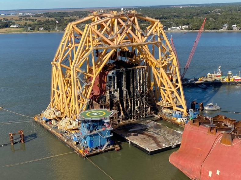 Wrak Golden Ray: sekcja rufowa już usunięta [foto, wideo] - GospodarkaMorska.pl