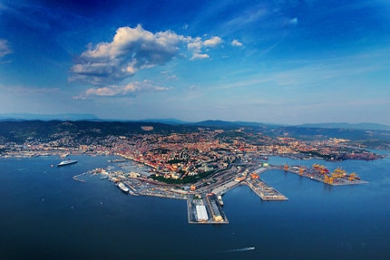 Niemiecka firma zakończyła przejęcie włoskiego terminala - GospodarkaMorska.pl