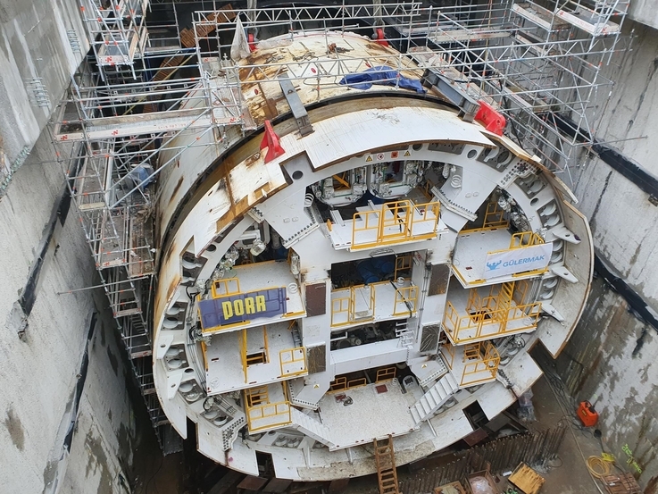 Montaż maszyny TBM do drążenia tunelu w Świnoujściu mocno zaawansowany - GospodarkaMorska.pl