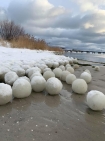 Ogromne lodowe kule nad Bałtykiem. Skąd się wzięły? 