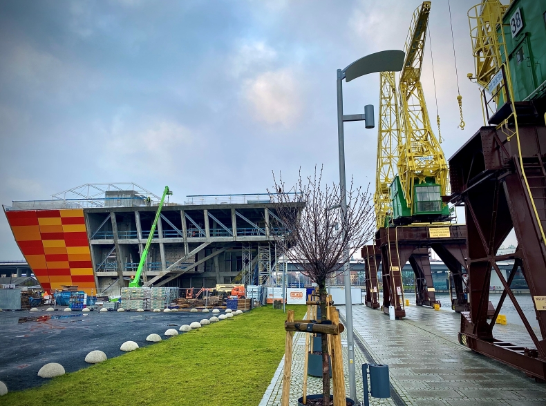 Z budowy Morskiego Centrum Nauki zniknęły dźwigi - GospodarkaMorska.pl