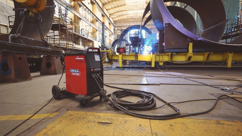 Nowoczesne urządzenia spawalnicze Lincoln Electric w stoczni CRIST [wideo] - GospodarkaMorska.pl