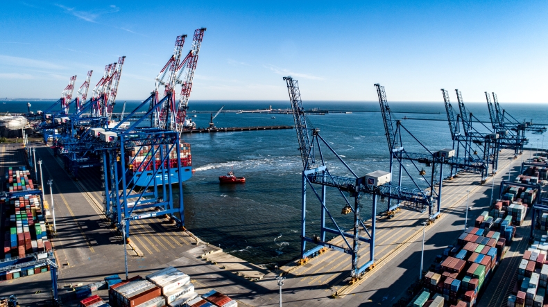 Polskie porty utrzymują stabilną pozycję mimo epidemii - GospodarkaMorska.pl