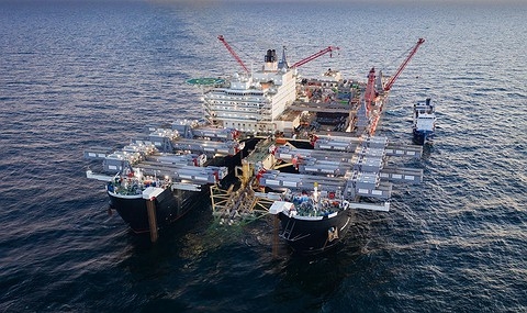 Były kanclerz Niemiec: jeśli wstrzymamy realizację NS2, podetniemy gałąź, na której siedzimy - GospodarkaMorska.pl