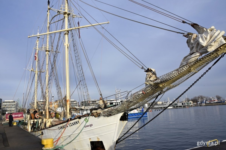 Remont „Zawiszy Czarnego” na ostatniej prostej  - GospodarkaMorska.pl