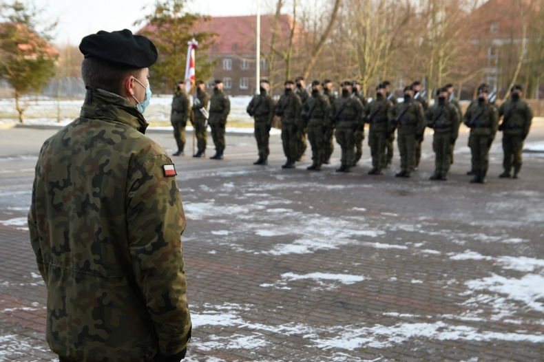 Przysięga wojskowa w Dziwnowie  - GospodarkaMorska.pl