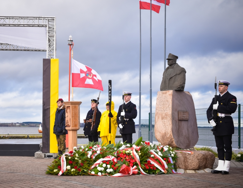 101. rocznica Zaślubin Polski z Morzem  - GospodarkaMorska.pl