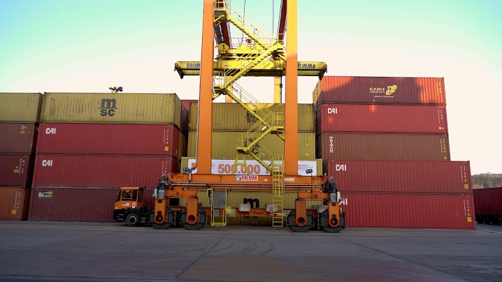 Polscy eksporterzy dość dobrze poradzili sobie z koronakryzysem - GospodarkaMorska.pl