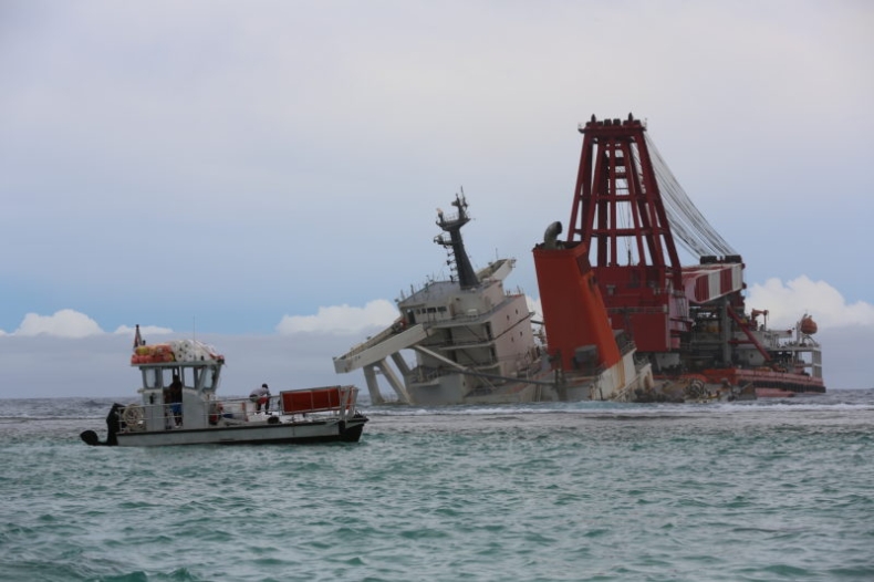 Na Mauritiusie rozpoczyna się demontaż rufy MV Wakashio - GospodarkaMorska.pl
