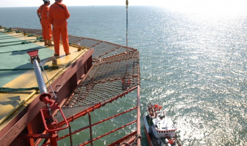 Ewakuacja z platformy Lotos Petrobaltic - GospodarkaMorska.pl