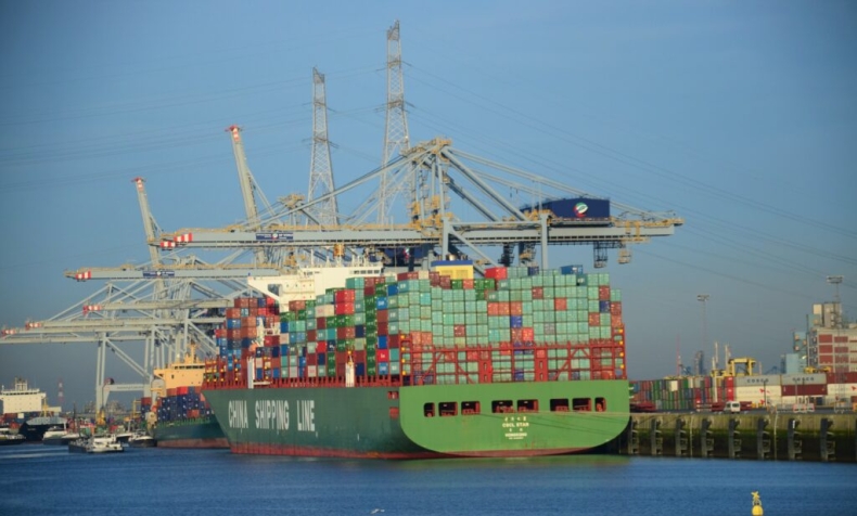 Seaspan powiększa flotę o dwa, wyposażone w skrubery, kontenerowce - GospodarkaMorska.pl