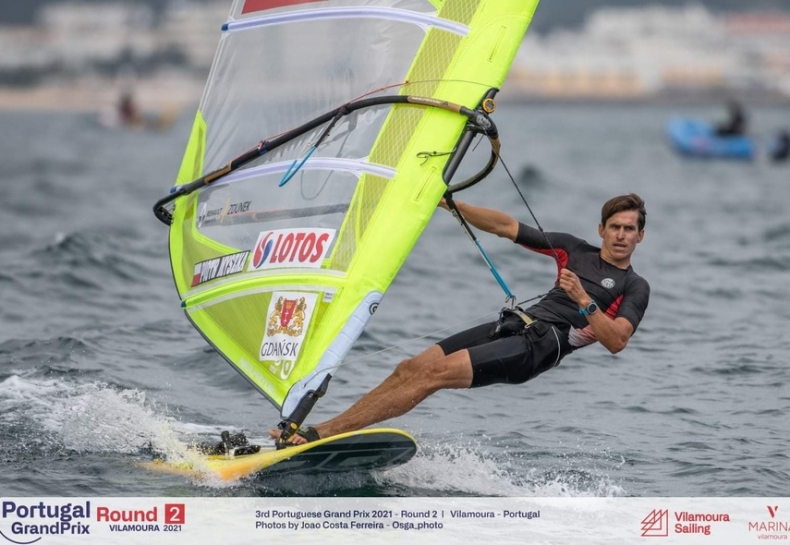 Polak faworytem żeglarskich mistrzostw Europy? Wygrał regaty Portugal Grand Prix - GospodarkaMorska.pl