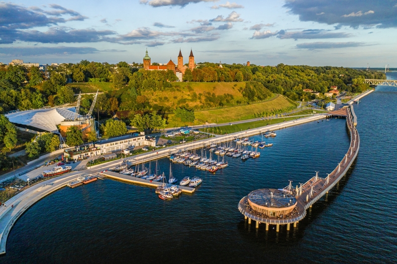 PERN zamierza przełożyć głębiej rurociągi biegnące pod dnem Wisły w Płocku  - GospodarkaMorska.pl