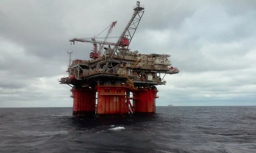 Wzrost cen ropy w USA przed publikacją danych o złożach oceanicznych  - GospodarkaMorska.pl