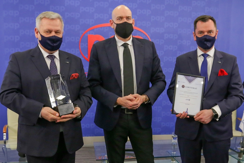 Zarząd Morskiego Portu Gdynia z nagrodą "Latarnia Gospodarki Morskiej 2021" portalu GospodarkaMorska.pl - GospodarkaMorska.pl