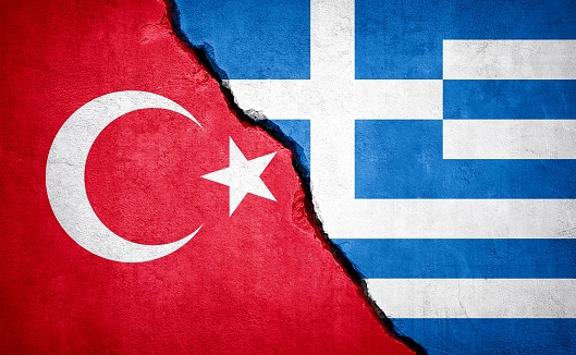 Grecja oskarża Turcję o eskortowanie łodzi z nielegalnymi migrantami - GospodarkaMorska.pl