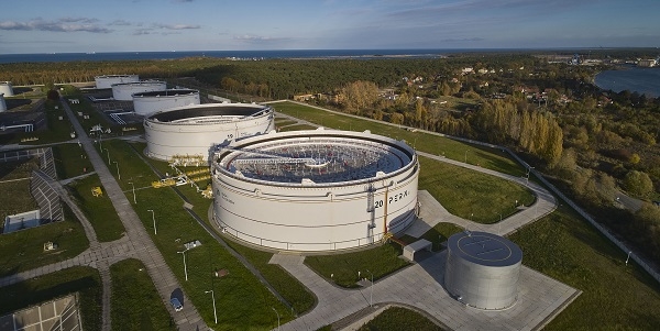 PERN ogłosił przetarg na zwiększenie pojemności magazynowej bazy paliw w Dębogórzu na zapleczu Portu Gdynia - GospodarkaMorska.pl