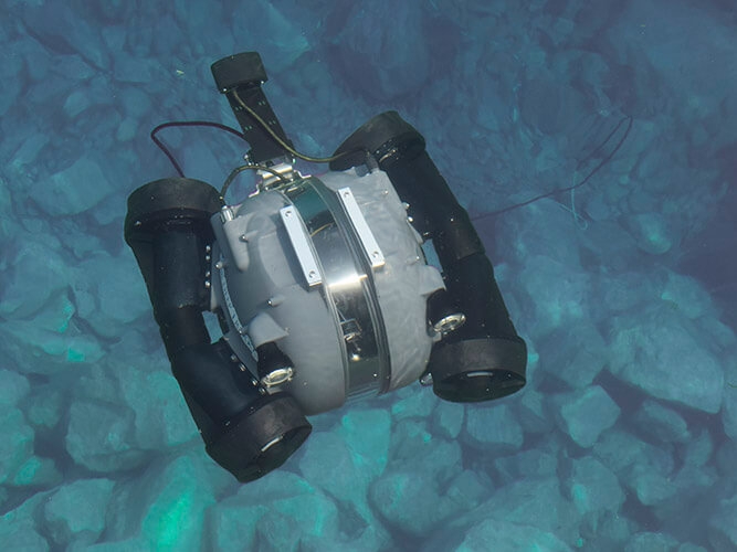 Drony poprawiają wydajność podwodnych inspekcji statków - GospodarkaMorska.pl