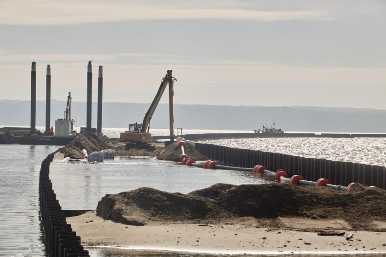 Adamczyk: podpisujemy kolejną umowę ws. drogi wodnej łączącej Zatokę Gdańską z Zalewem Wiślanym - GospodarkaMorska.pl
