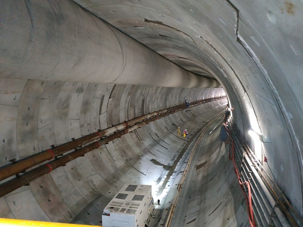 Adamczyk: tunel pod Świną ma już 305 m długości; przejedziemy nim jesienią 2022 r. - GospodarkaMorska.pl