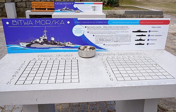 Okręty w plenerze  - GospodarkaMorska.pl