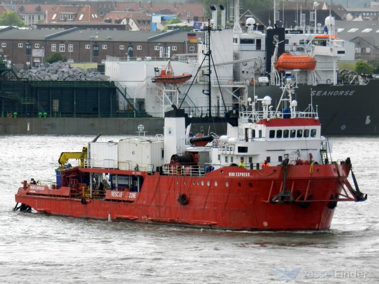 Niemcy: około 300 imigrantów uratowanych przez statek na Morzu Śródziemnym - GospodarkaMorska.pl