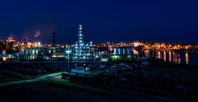 Ceny ropy nieznacznie rosną; w centrum uwagi umowa nuklearna z Iranem - GospodarkaMorska.pl