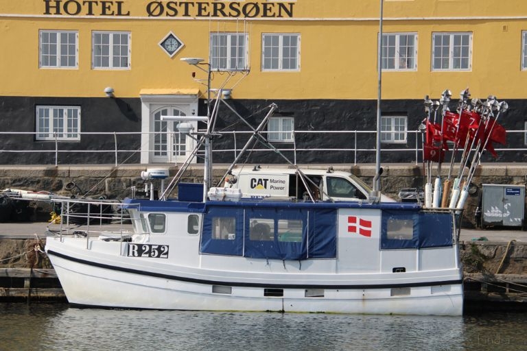 Trwają poszukiwania rybaka z duńskiego kutra, który dryfował na Bałtyku na wysokości Ustronia Morskiego - GospodarkaMorska.pl