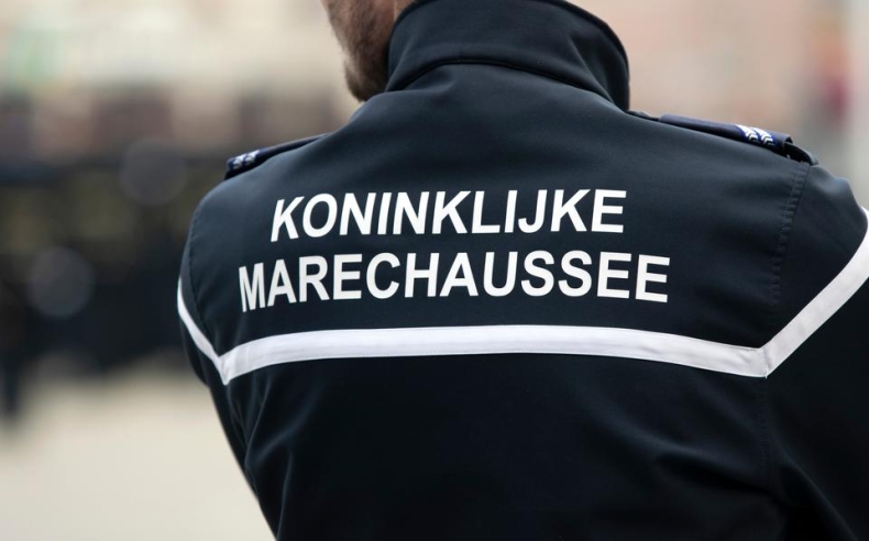 Celnicy przejęli 520 kg kokainy na lotnisku Schiphol i w porcie w Rotterdamie - GospodarkaMorska.pl