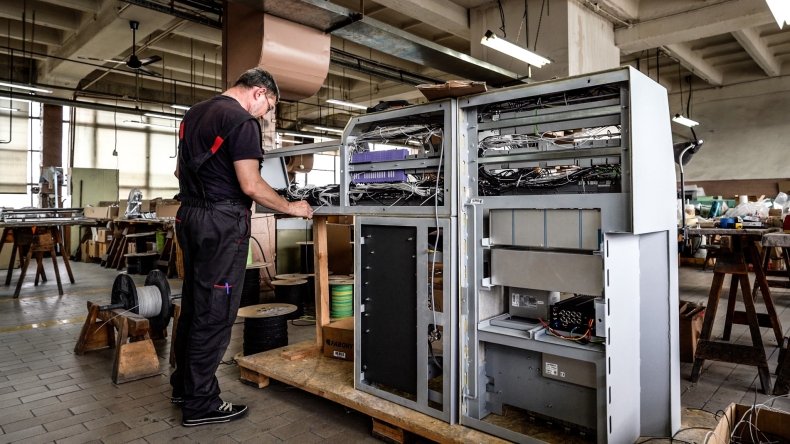 Famor. Ponad 60 lat sprawdzonej jakości [wideo] - GospodarkaMorska.pl