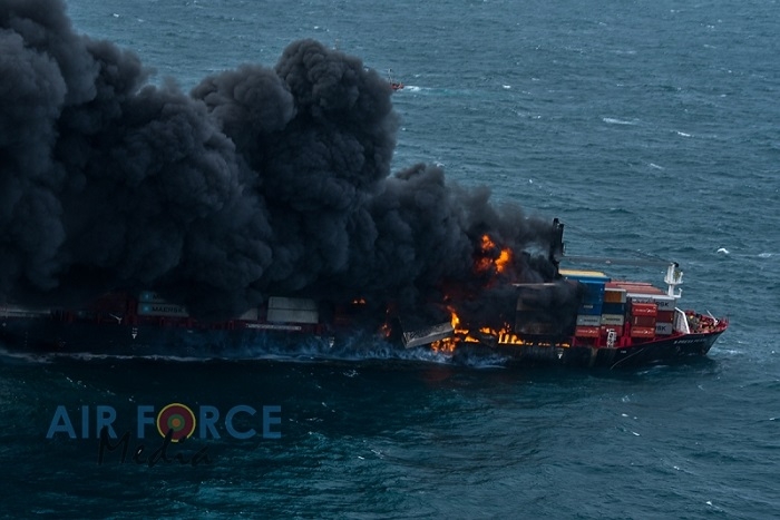 Eksplozja na statku X-Press Pearl, załoga została ewakuowana [wideo] - GospodarkaMorska.pl