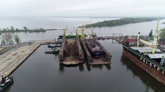 MSR Gryfia przecholowała dok MSR-2 [wideo] - GospodarkaMorska.pl