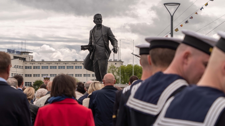Port Gdynia od kuchni i nowy pomnik w mieście. Zobaczyli miejsca niedostępne na co dzień [wideo] - GospodarkaMorska.pl