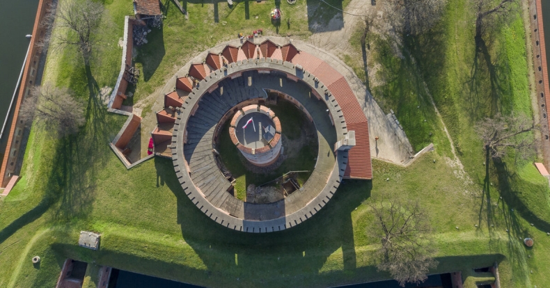 Budkon zwycięzcą przetargu na mur oporowy Twierdzy Wisłoujście - GospodarkaMorska.pl