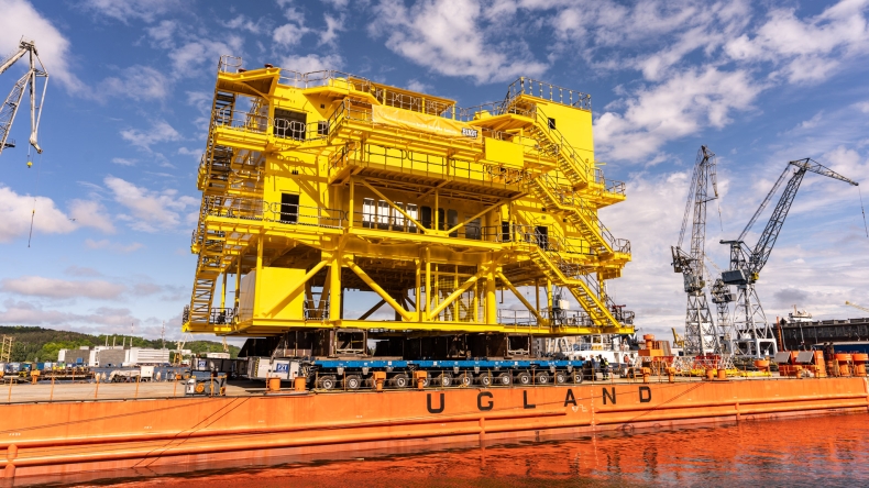 EPG łączy siły z Bladt Industries. Zobacz załadunek 700-tonowej trafostacji Kaskasi [WIDEO]]  - GospodarkaMorska.pl