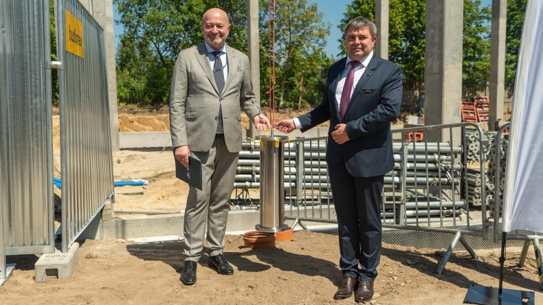 OBR CTM w Gdyni: „Wmurowanie kapsuły czasu to symboliczna podróż do technologicznej przyszłości [wideo] - GospodarkaMorska.pl