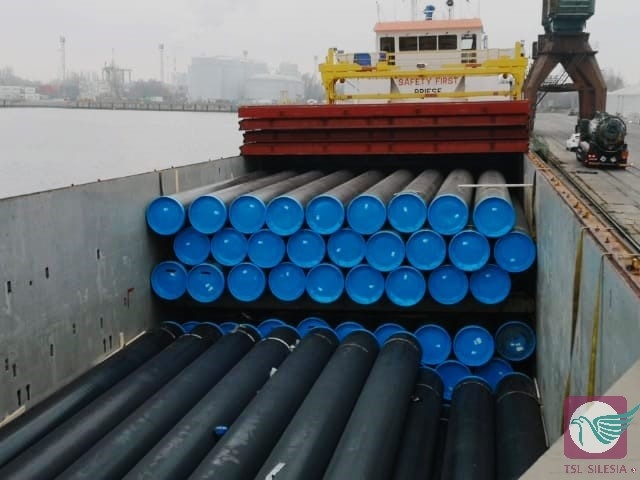 Obsługa rur pod gazociąg Baltic Pipe w porcie w Szczecinie - GospodarkaMorska.pl