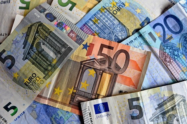 Ebury: Raport po decyzji EBC: projekcje wzrostu PKB i inflacji w górę - GospodarkaMorska.pl