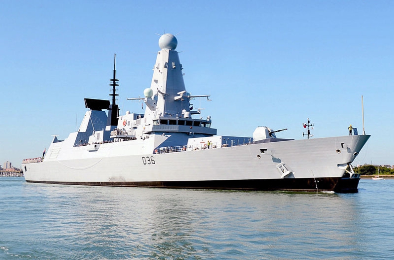W. Brytania. BBC: ponad 20 samolotów i dwa rosyjskie okręty podążały za HMS Defender - GospodarkaMorska.pl