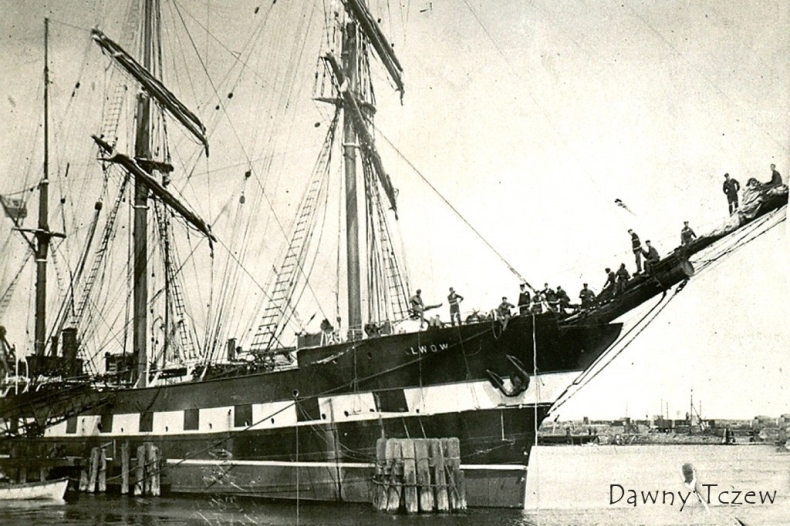 „Lwów”  a Polska Morska. Piąte  wydanie książki „Lwów”, Pierwszy w sztafecie”   - GospodarkaMorska.pl