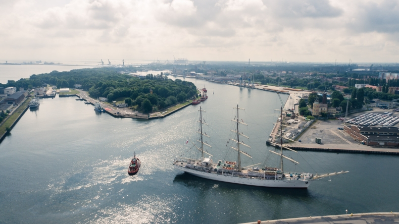 Dar Młodzieży w Porcie Gdańsk [ZDJĘCIA, WIDEO] - GospodarkaMorska.pl