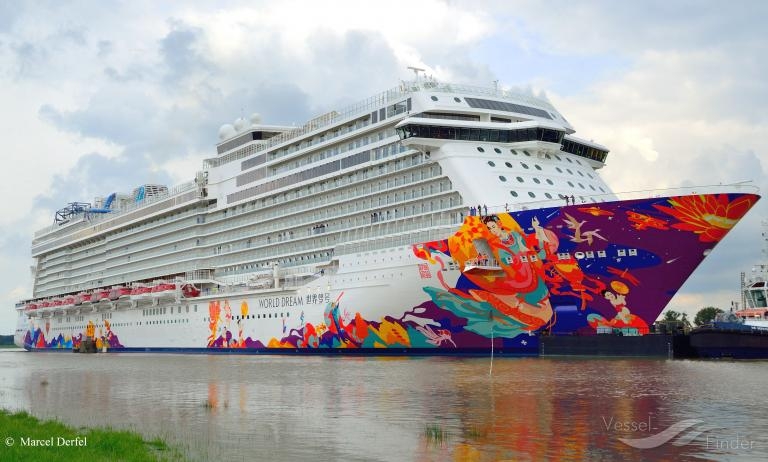 Singapur: Przez podejrzenie Covid-19 u jednego pasażera, w kabinach statku zamknięto 3 tys. osób - GospodarkaMorska.pl