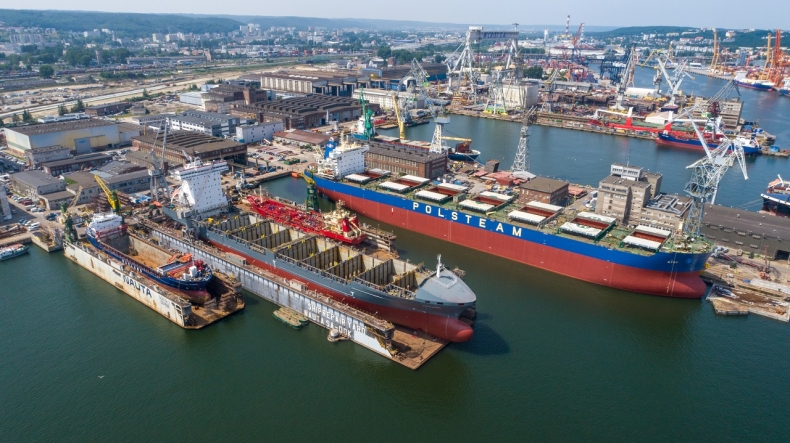 Remonty statków idą pełną parą. Kolejny pracowity dzień w Naucie [WIDEO, ZDJĘCIA] - GospodarkaMorska.pl