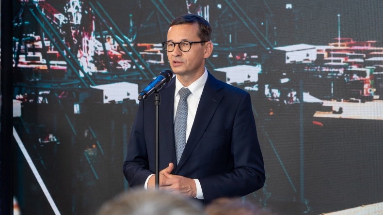 Morawiecki w Porcie Gdańsk: rozbudowa terminalu DCT Gdańsk zwiększy możliwości przeładunkowe o półtora miliona TEU - GospodarkaMorska.pl