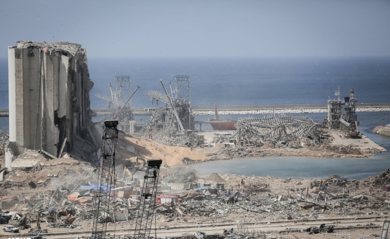 HRW oskarża Liban o zaniedbania w sprawie eksplozji w porcie w Bejrucie - GospodarkaMorska.pl