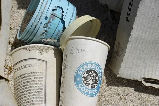 Plastik w oceanie? Starbucks i Ocean Conservancy chcą z tym walczyć - GospodarkaMorska.pl