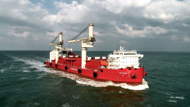 Liebherr dostarczył dźwigi na statki pracujące w Wietnamie i Afryce - GospodarkaMorska.pl